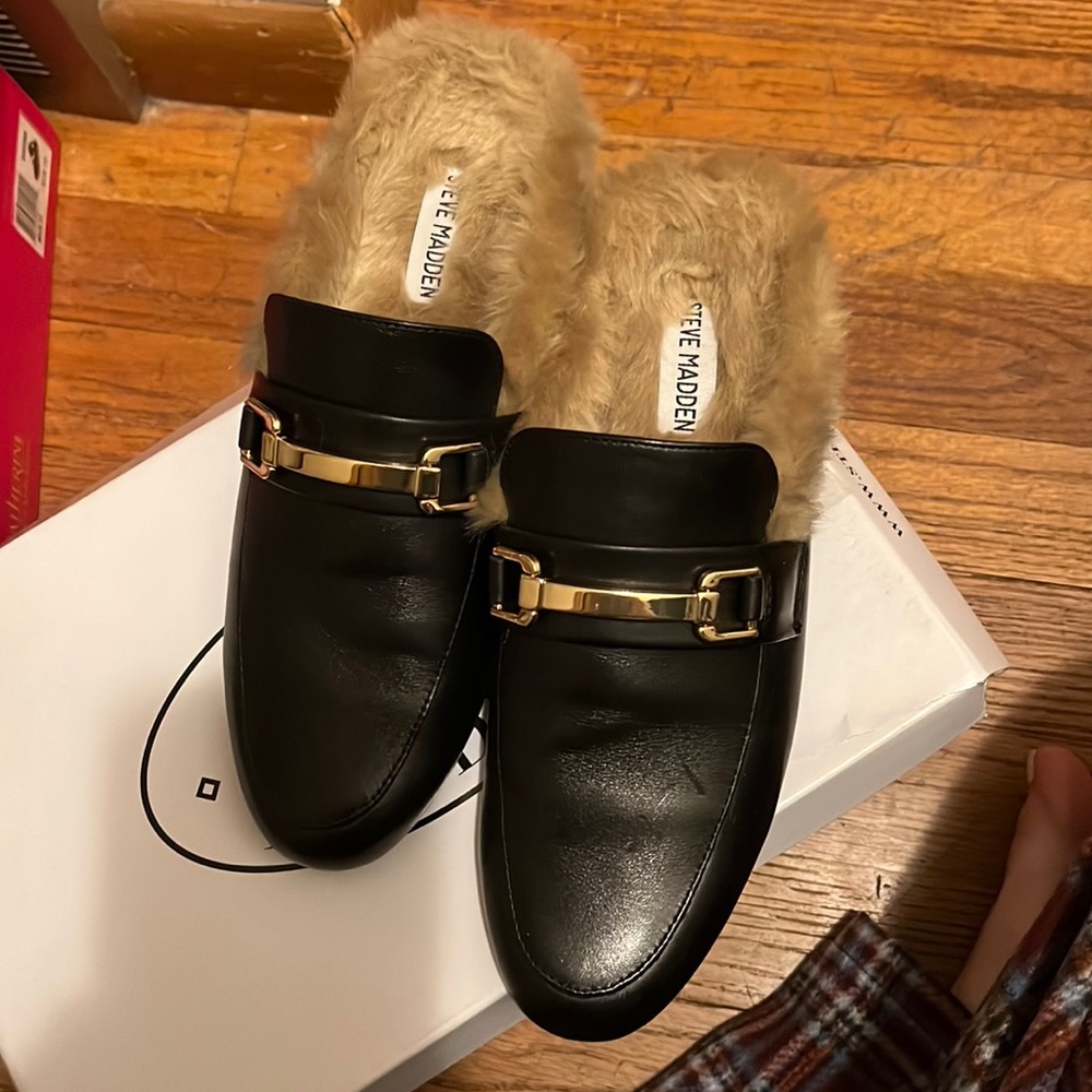 Steve Madden slides